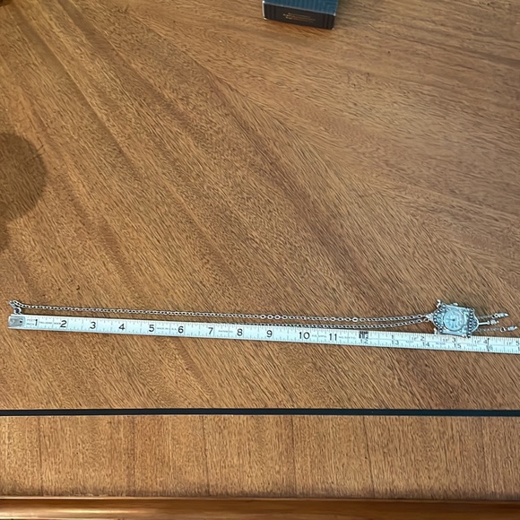 NIB Avon Vintage Antique Style Clock Pin/Pendant - Picture 2 of 7